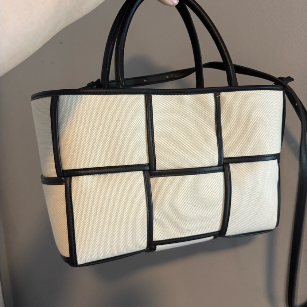Black and Cream Women's Handbag